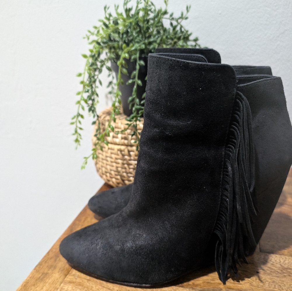 Charles David Bootie 7.5 Black Suede Fringe Cowgirl Western Rocker Grunge‎ Wedge